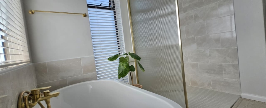 3 Bedroom Property for Sale in Kleinbaai Western Cape